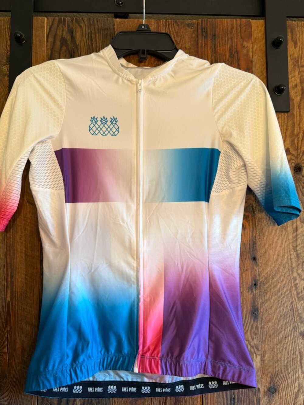 Tres Piñas Cycling Jersey - White, blue & pink - Size L